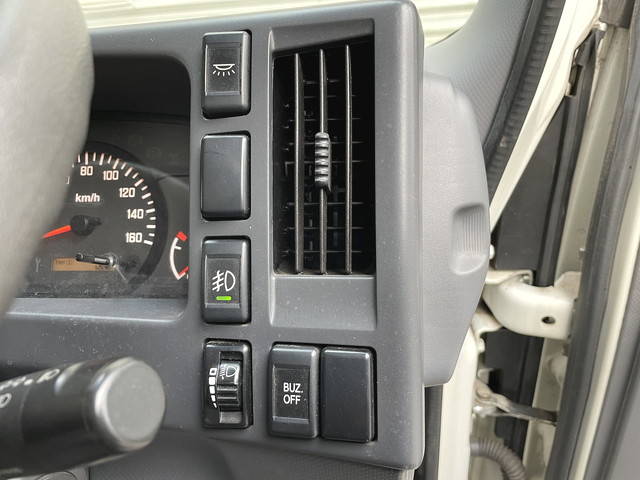 いすゞエルフアルミバン小型（2t・3t）[写真34]