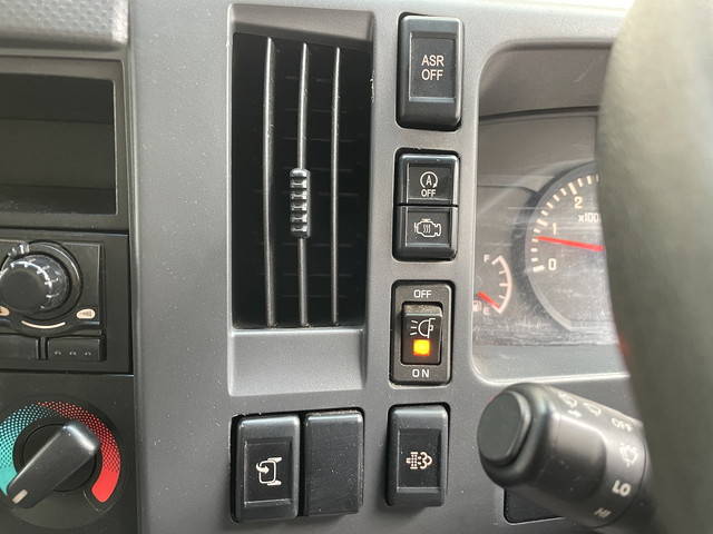 いすゞエルフアルミバン小型（2t・3t）[写真35]