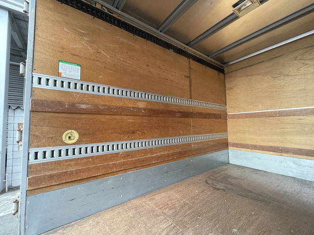 いすゞエルフアルミバン小型（2t・3t）[写真06]