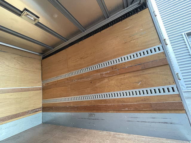 いすゞエルフアルミバン小型（2t・3t）[写真07]