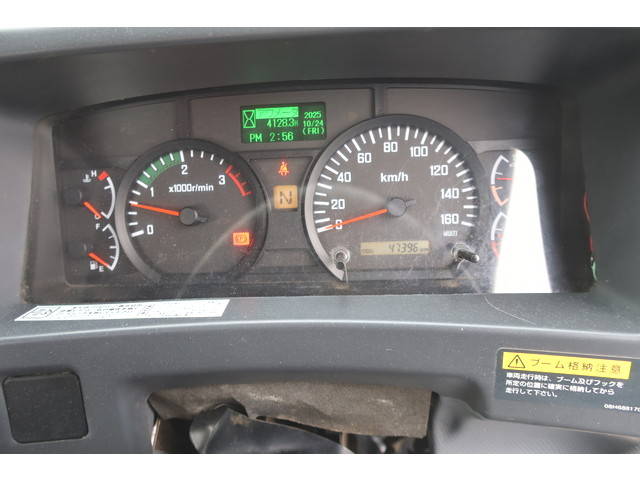 いすゞフォワードクレーン4段中型（4t）[写真32]