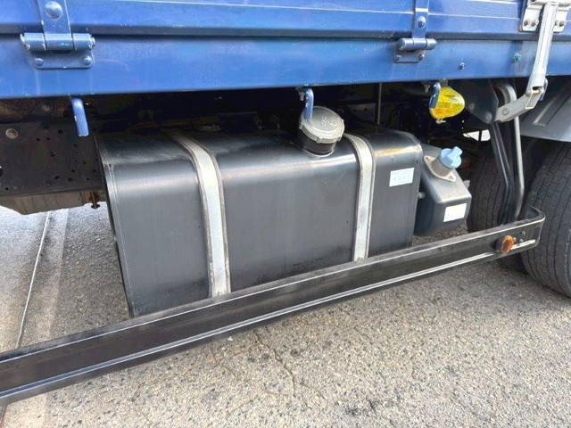 三菱ふそうファイター平ボディ中型（4t）[写真13]