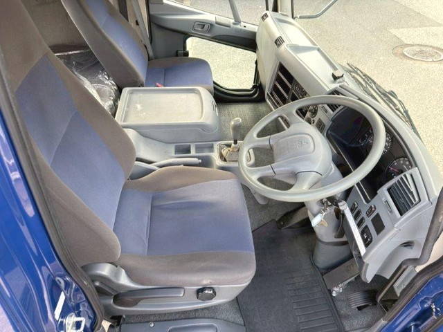 三菱ふそうファイター平ボディ中型（4t）[写真18]