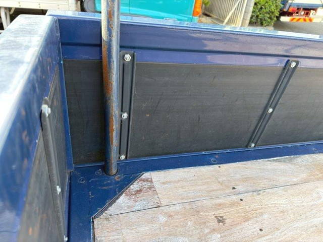 三菱ふそうファイター平ボディ中型（4t）[写真07]