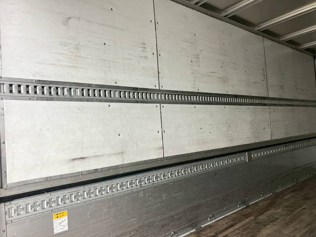 日野レンジャーアルミウイング中型（4t）[写真12]