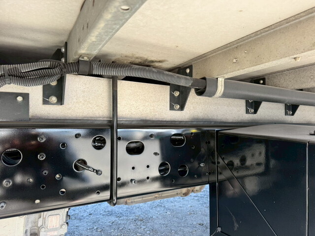 日野レンジャーアルミウイング中型（4t）[写真26]