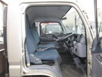 三菱ふそうキャンター平ボディ小型（2t・3t）[写真11]