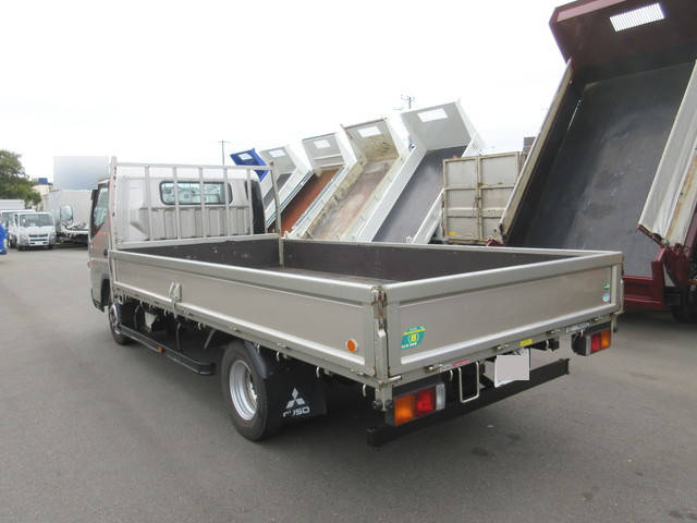 三菱ふそうキャンター平ボディ小型（2t・3t）[写真02]