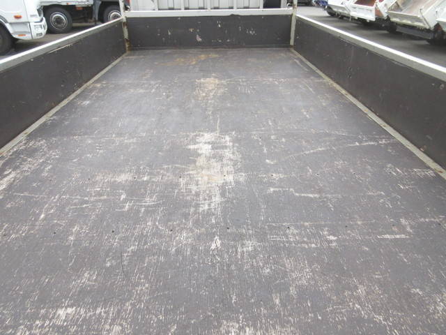 三菱ふそうキャンター平ボディ小型（2t・3t）[写真26]