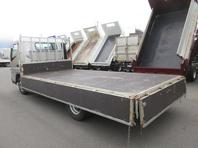 三菱ふそうキャンター平ボディ小型（2t・3t）[写真28]