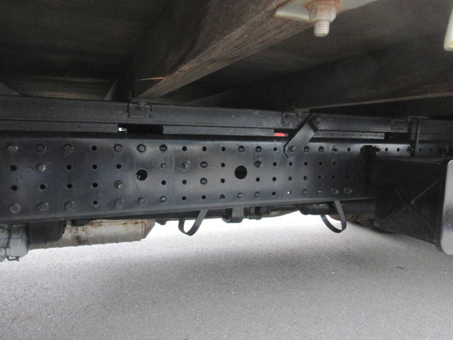 三菱ふそうキャンター平ボディ小型（2t・3t）[写真08]