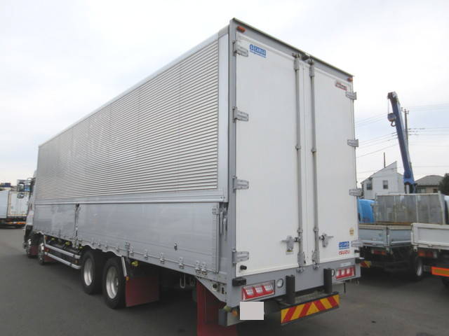 いすゞギガアルミウイング大型（10t）[写真02]