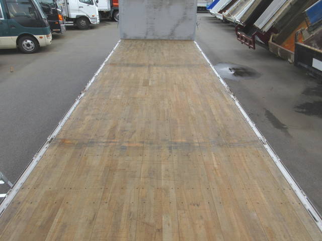 いすゞギガアルミウイング大型（10t）[写真31]