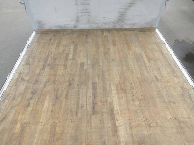 いすゞギガアルミウイング大型（10t）[写真33]