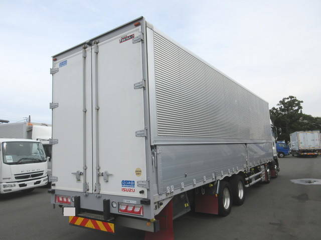 いすゞギガアルミウイング大型（10t）[写真04]
