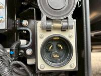 UDトラックスクオン冷蔵冷凍ウイング大型（10t）[写真16]