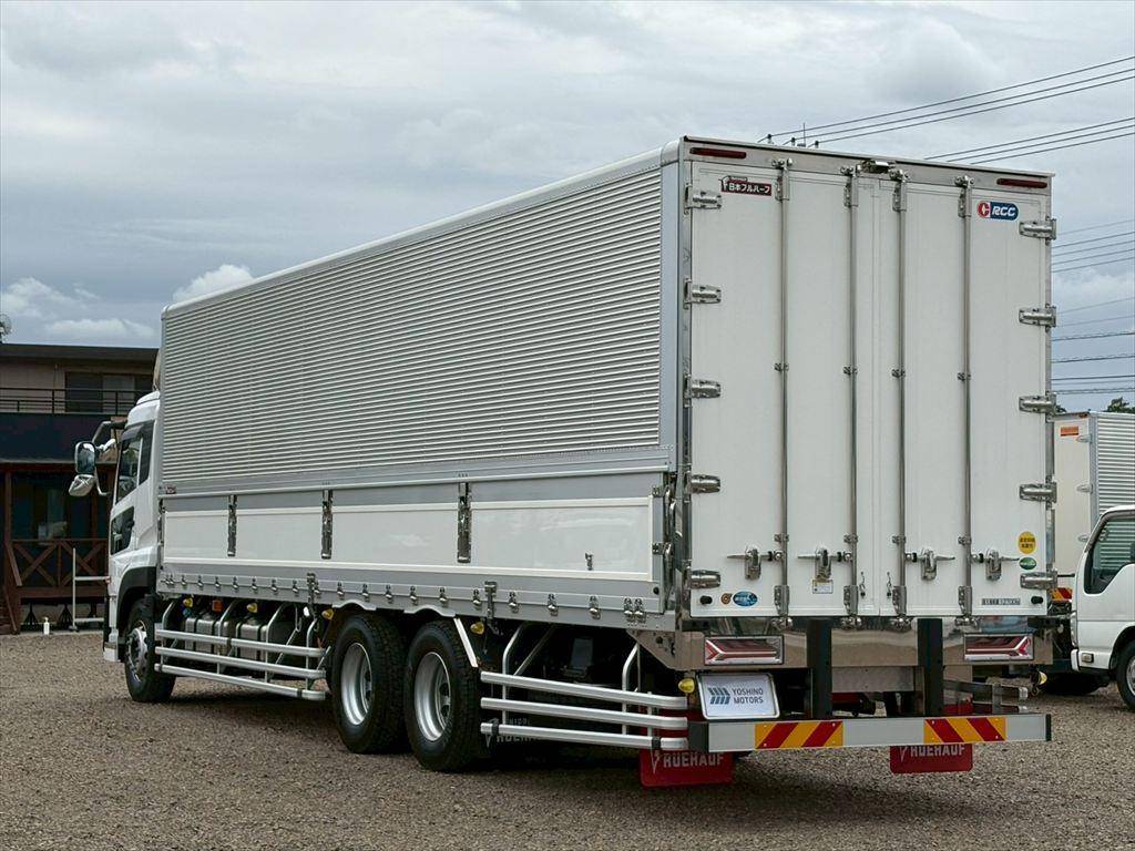 UDトラックスクオン冷蔵冷凍ウイング大型（10t）[写真03]