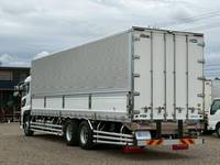 UDトラックスクオン冷蔵冷凍ウイング大型（10t）[写真04]