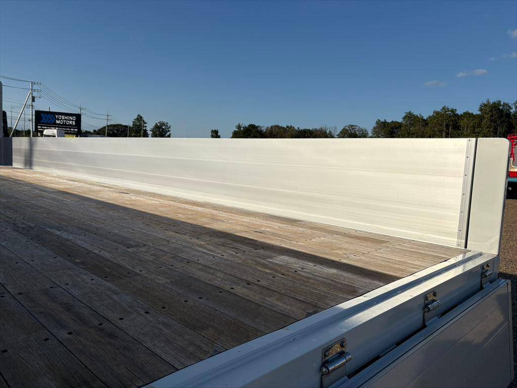 三菱ふそうスーパーグレートアルミブロック大型（10t）[写真10]