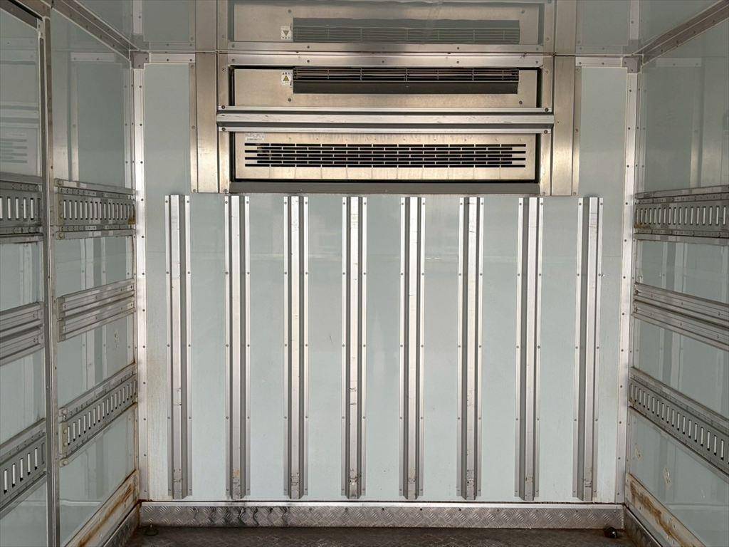 日野デュトロ冷凍車（冷蔵車）小型（2t・3t）[写真07]