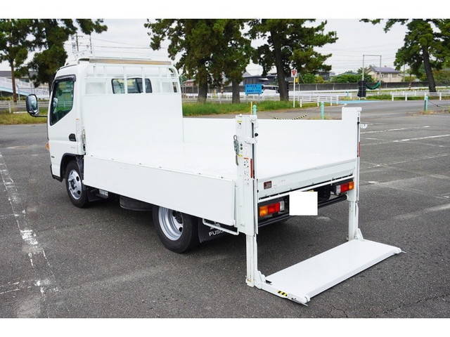 三菱ふそうキャンター平ボディ小型（2t・3t）[写真02]
