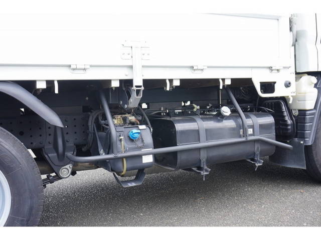 三菱ふそうキャンター平ボディ小型（2t・3t）[写真22]