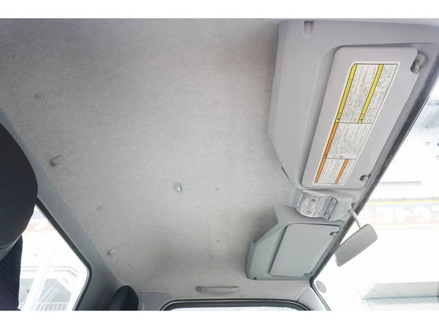 三菱ふそうキャンター平ボディ小型（2t・3t）[写真30]