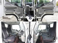 三菱ふそうキャンター平ボディ小型（2t・3t）[写真32]