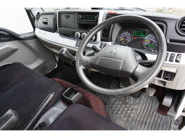 三菱ふそうキャンター平ボディ小型（2t・3t）[写真33]