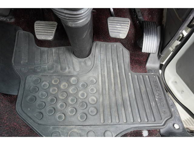 三菱ふそうキャンター平ボディ小型（2t・3t）[写真38]