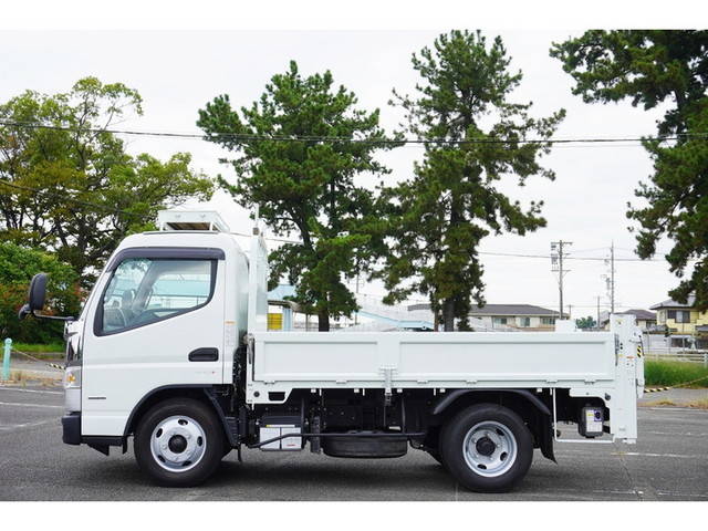 三菱ふそうキャンター平ボディ小型（2t・3t）[写真04]