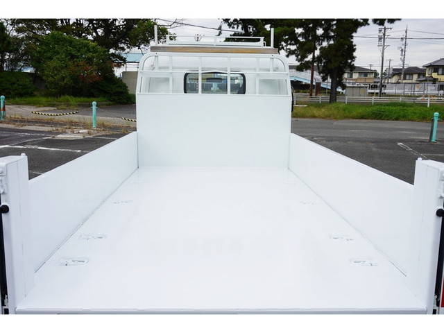 三菱ふそうキャンター平ボディ小型（2t・3t）[写真09]
