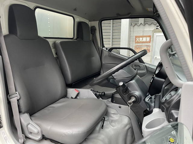 トヨタトヨエースアルミバン小型（2t・3t）[写真13]