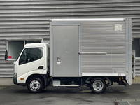 トヨタトヨエースアルミバン小型（2t・3t）[写真02]