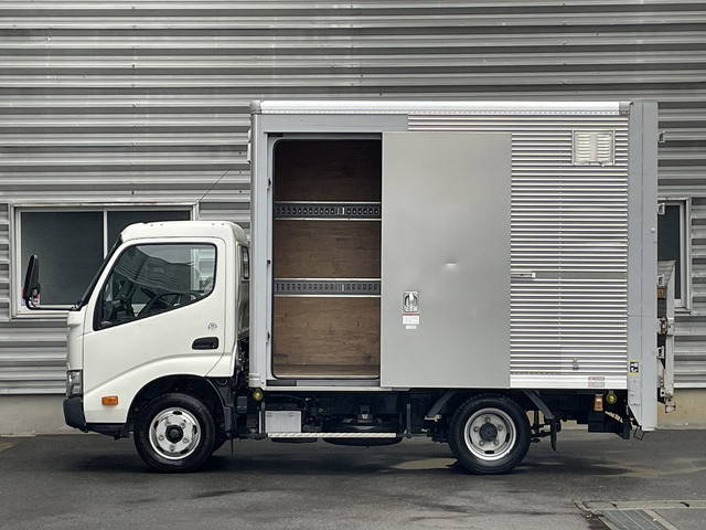 トヨタトヨエースアルミバン小型（2t・3t）[写真03]
