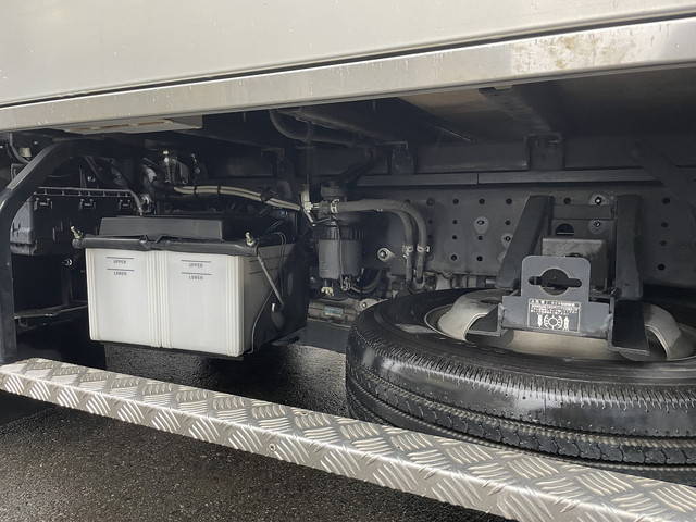 トヨタトヨエースアルミバン小型（2t・3t）[写真09]