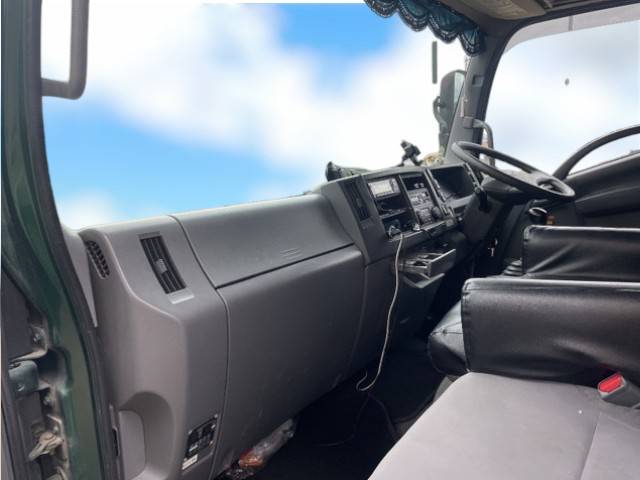 いすゞフォワードクレーン4段中型（4t）[写真31]