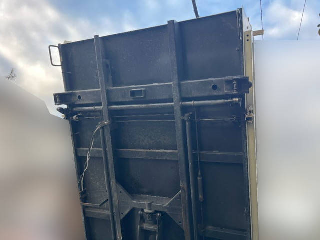 トヨタダイナ三転ダンプ小型（2t・3t）[写真16]