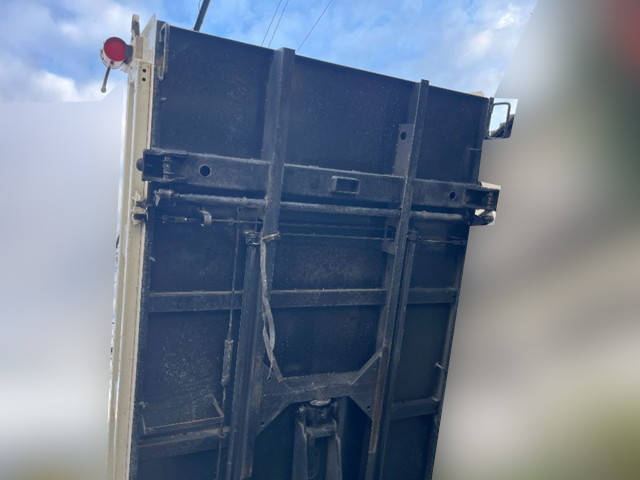 トヨタダイナ三転ダンプ小型（2t・3t）[写真18]