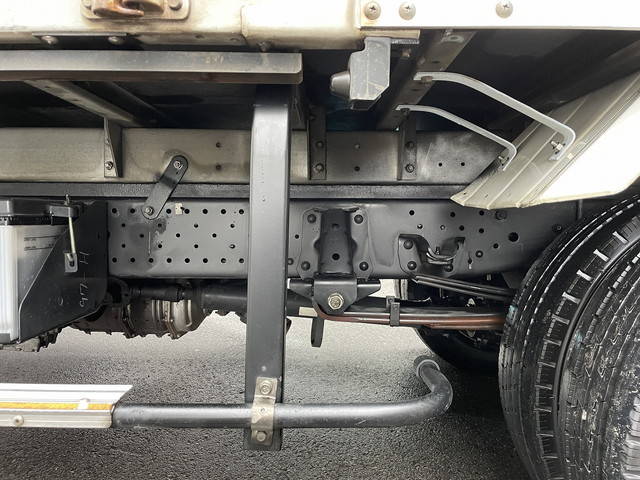 いすゞエルフアルミバン小型（2t・3t）[写真17]