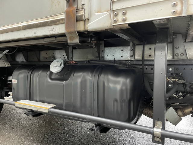 いすゞエルフアルミバン小型（2t・3t）[写真18]