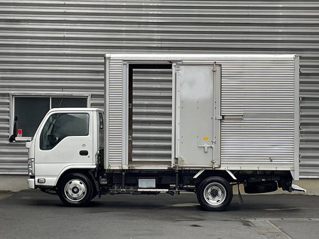 いすゞエルフアルミバン小型（2t・3t）[写真03]