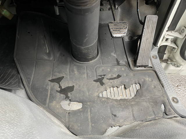 いすゞエルフアルミバン小型（2t・3t）[写真35]