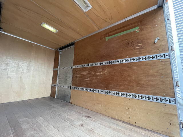 いすゞエルフアルミバン小型（2t・3t）[写真08]