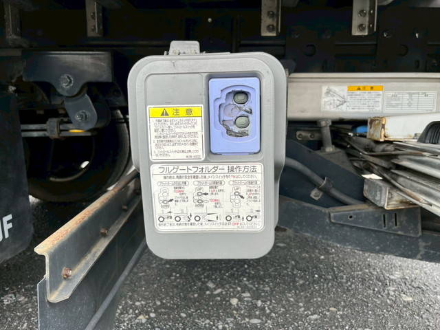 日野デュトロアルミバン小型（2t・3t）[写真12]