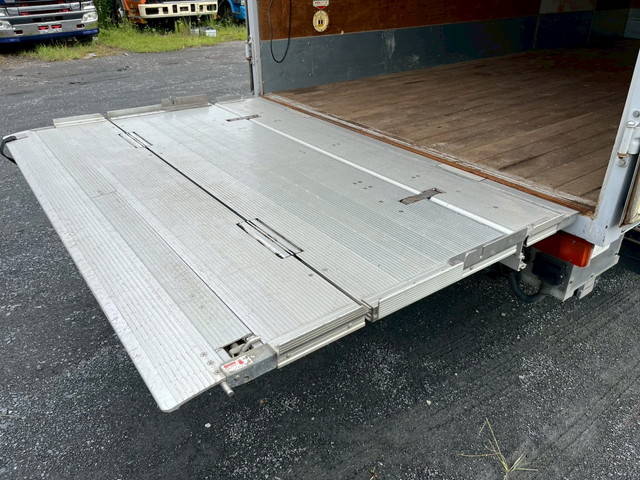 日野デュトロアルミバン小型（2t・3t）[写真14]