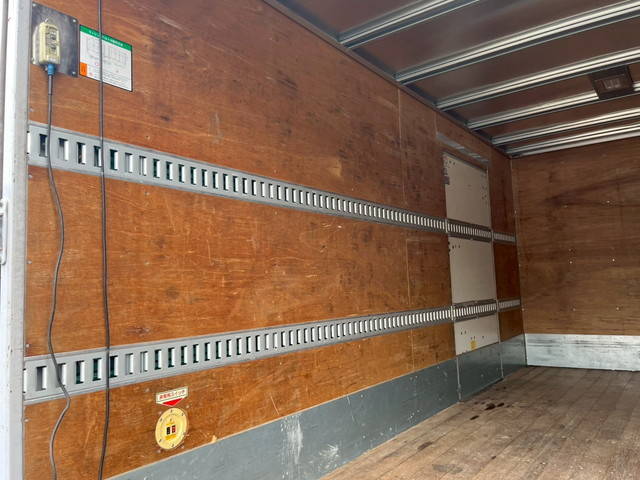 日野デュトロアルミバン小型（2t・3t）[写真16]