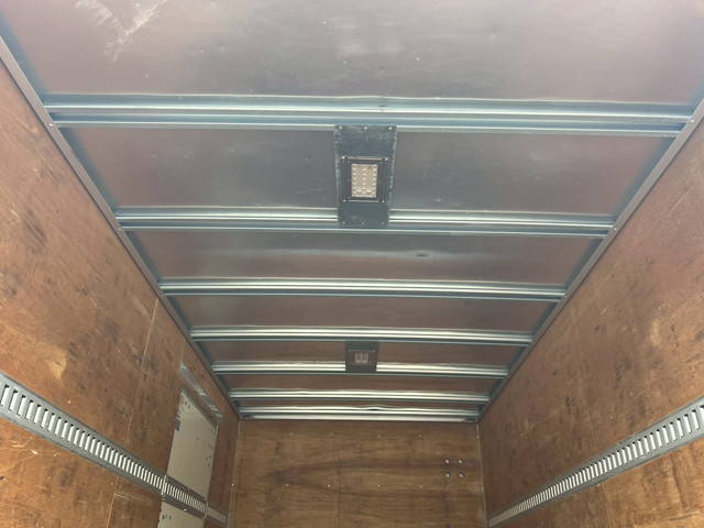 日野デュトロアルミバン小型（2t・3t）[写真18]