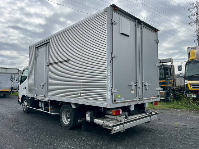 日野デュトロアルミバン小型（2t・3t）[写真02]