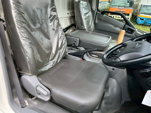 日野デュトロアルミバン小型（2t・3t）[写真29]